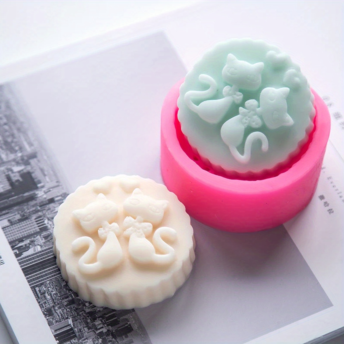 Candle Making Factory - 1-Piece Silicone Cat Soap Mold -