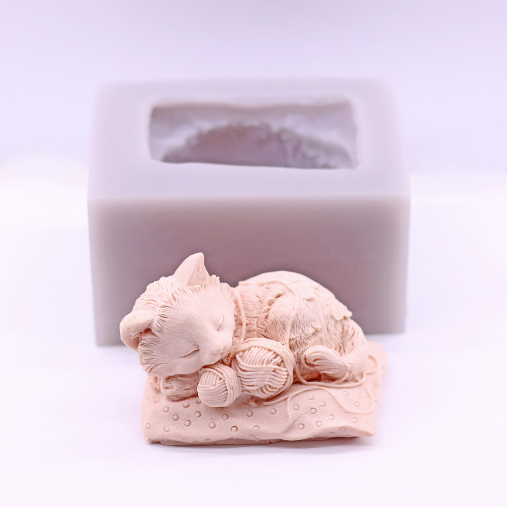 3D Cat Playing with Yarn Ball  - Candle Making Yarn 评论和价格